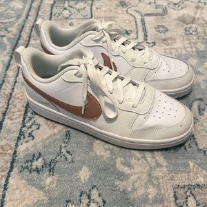 Nike White and Gold Athletic Shoes